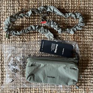 Topologie BNWT bottle sacoche medium bag with bungee strap